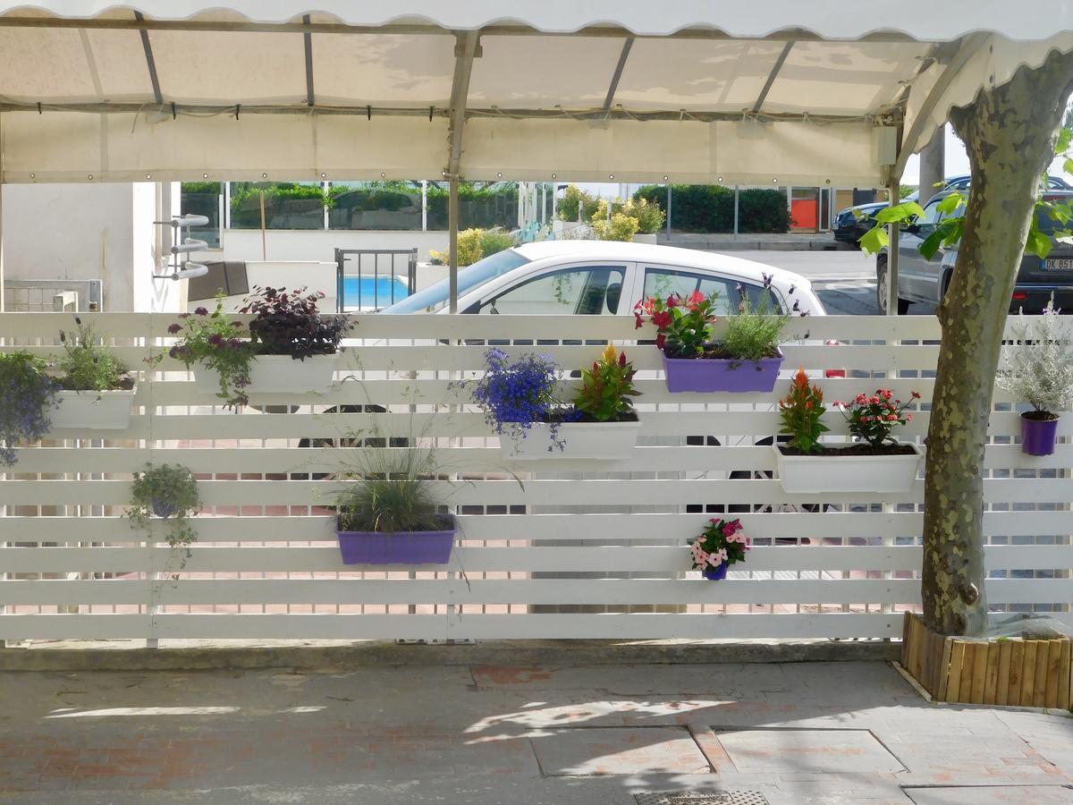 Hotel Dolores Rimini Exterior photo