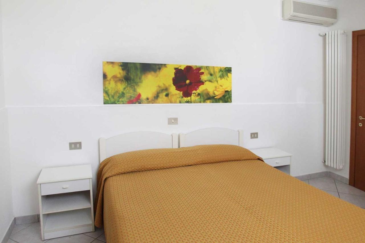 Hotel Dolores Rimini Exterior photo