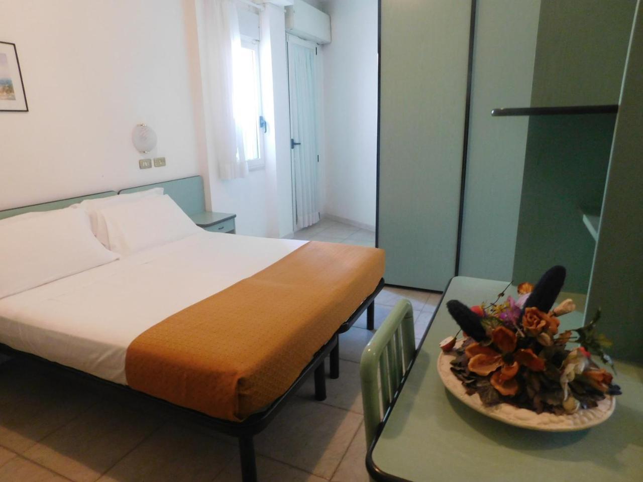 Hotel Dolores Rimini Exterior photo